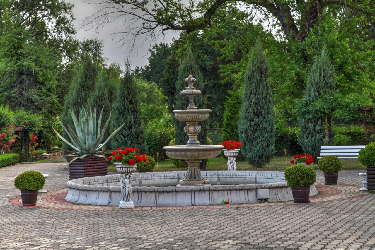 Zespol Palacowo-Parkowy Badzow Polkowice Esterno foto